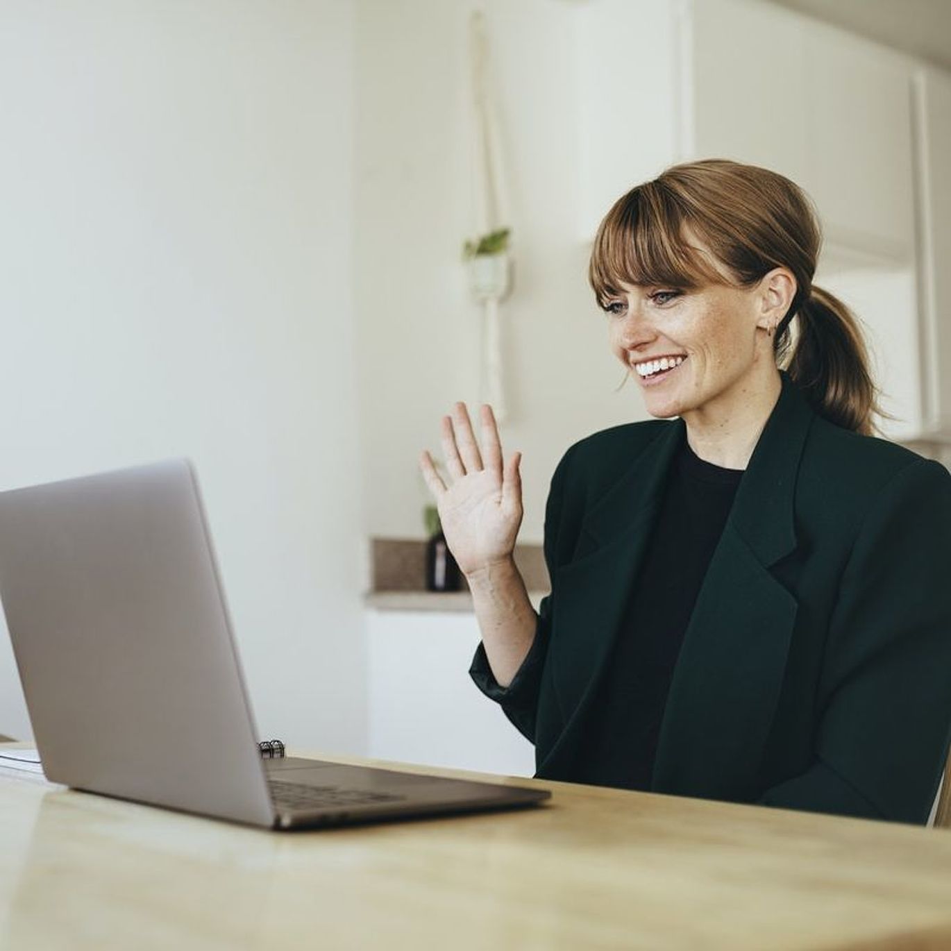 Bewerben bei RAHMER Zeitarbeit trotz Corona - auch per Skype